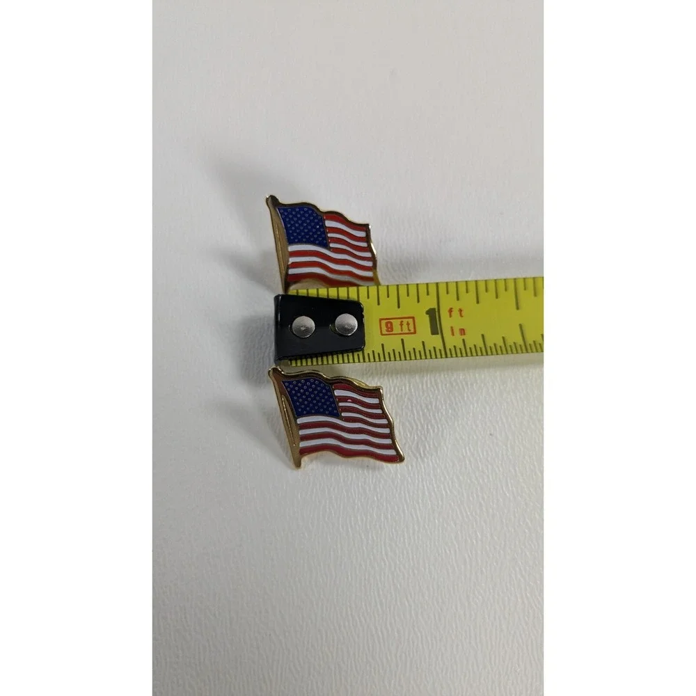 Lot‎ of 4 American Flag Lapel Pins Rhinestone Enamel Gold Tone Patriotic USA